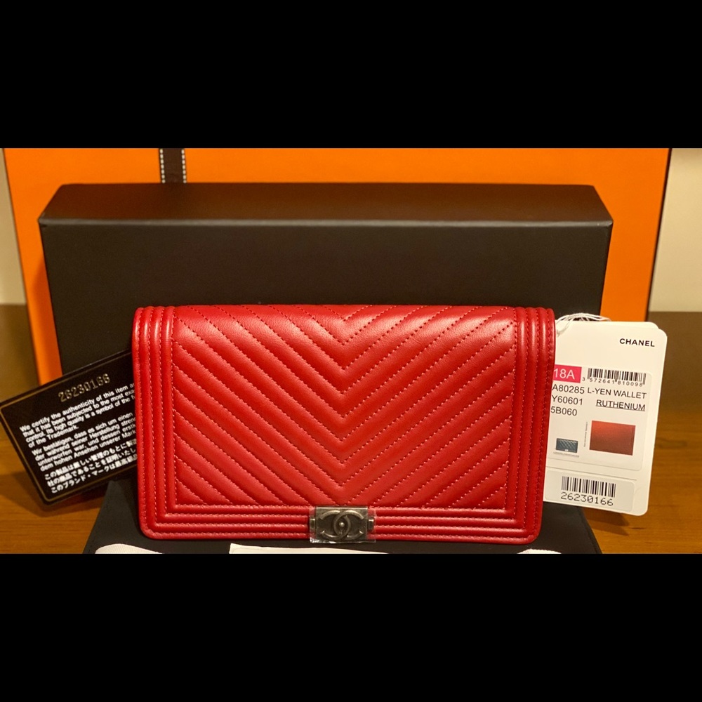 ❌ SOLD ❌ CHANEL 18A Red Chevron Long Boy Yen Wallet